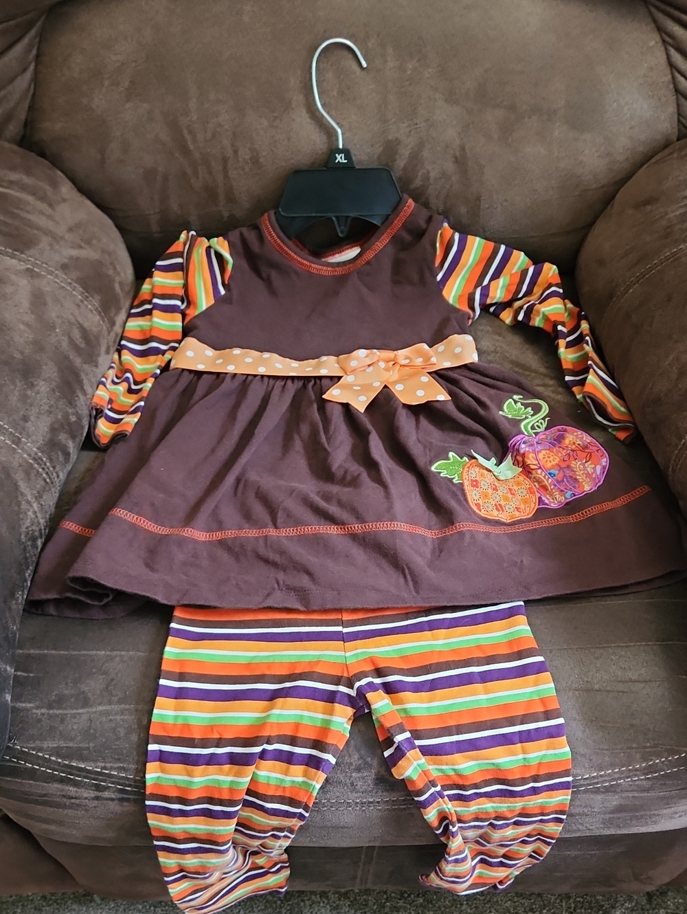 Gorgeous girl 2 Piece Dress And Leggings fall outfit, 4t